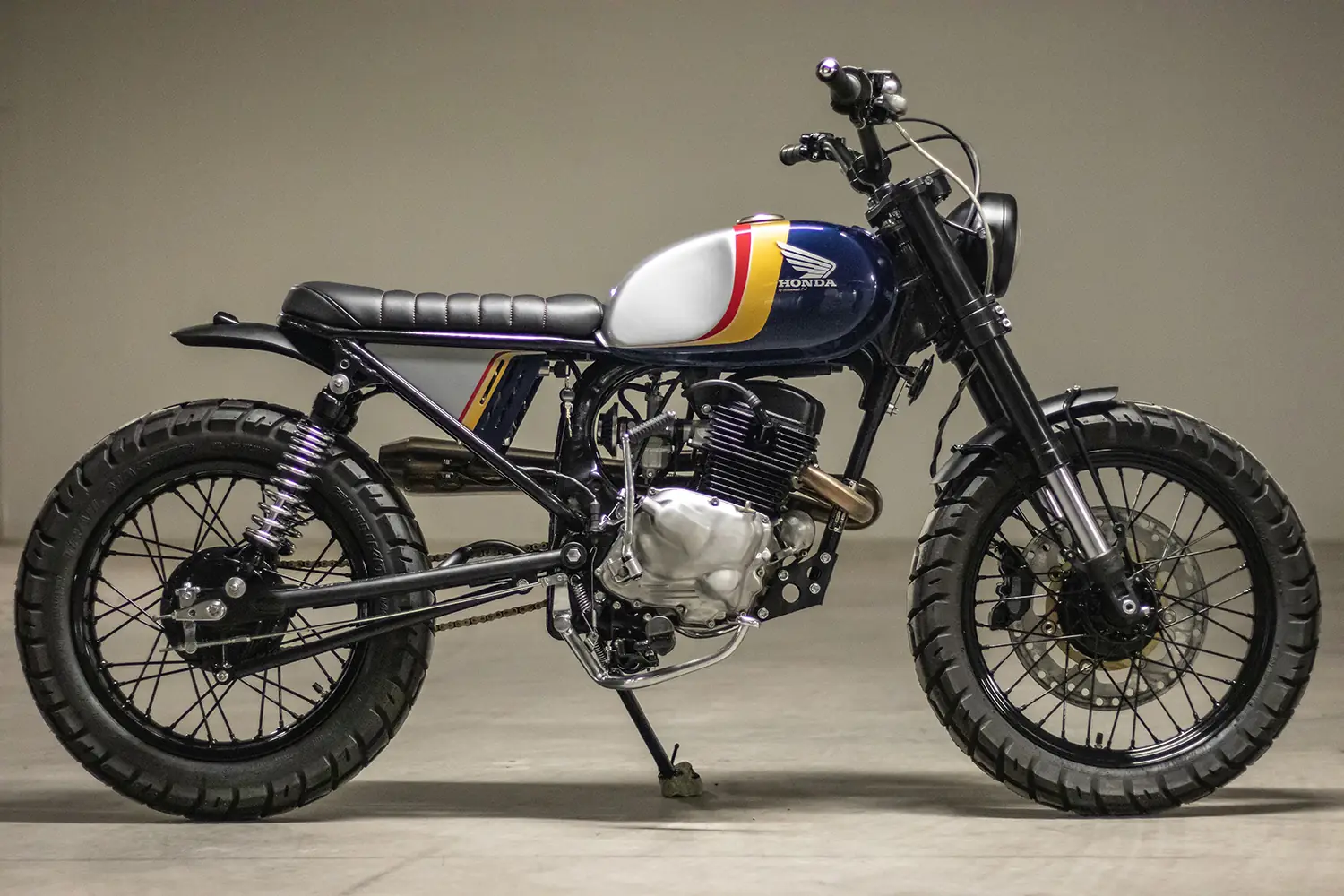CM200-Scrambler-Catis-2